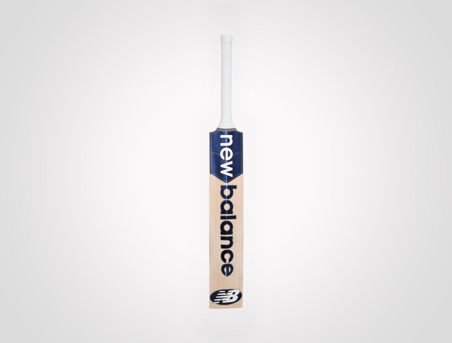 New Balance DC 900i PRO English Willow Cricket Bat