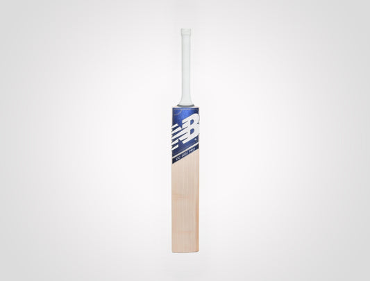 New Balance DC 300𝖎 PRO Kashmir Willow Cricket Bat