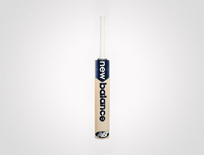 New Balance DC 150𝖎 Kashmir Willow Cricket Bat