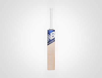 New Balance DC 300𝖎 PRO Kashmir Willow Cricket Bat